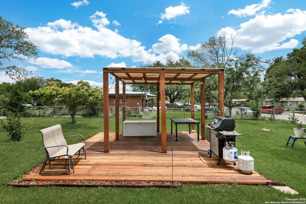 Backyard, Exterior