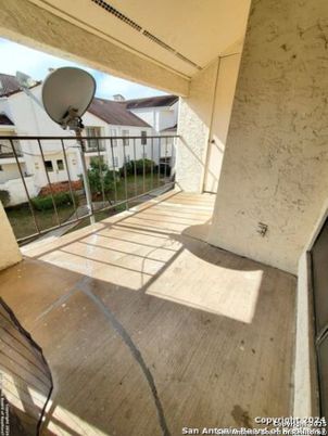 Exterior, Wood Texture Flooring