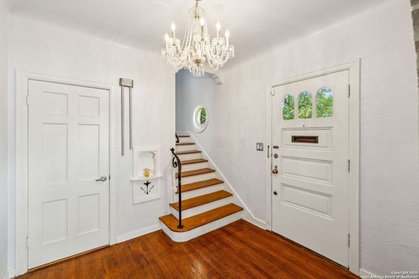 Chandelier, Interior, Wood Texture Flooring