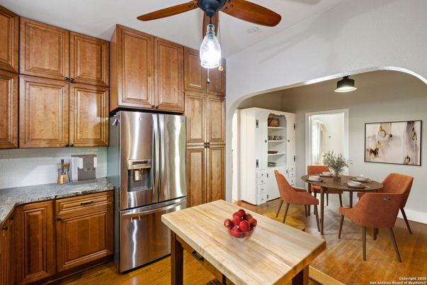 Dining room, Interior, Kitchen, Stainless Steel Appliances, Wood Texture Flooring
