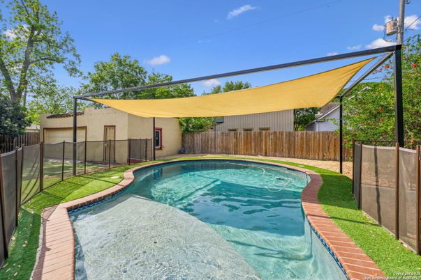 Exterior, Pool