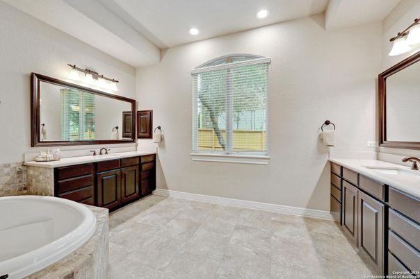 Bathroom, Dual Sink Vanities, Interior, Recessed Lighting