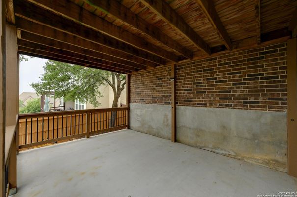 Exterior, Wooden Beams