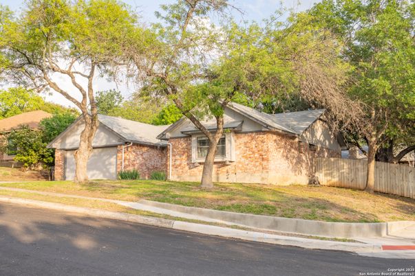 Attached, Exterior, Facade, Brick Facade, Ranch