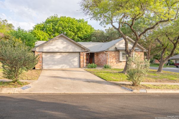 Attached, Exterior, Facade, Brick Facade, Ranch