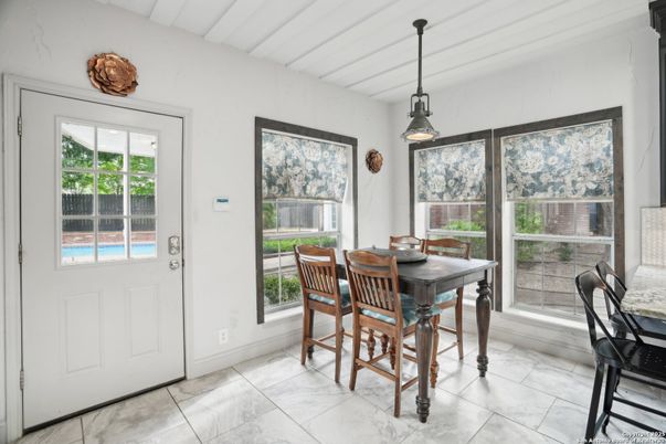 Dining room, Interior, Pendant Lights