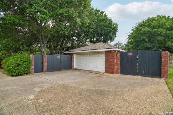 Detached Garage, Exterior