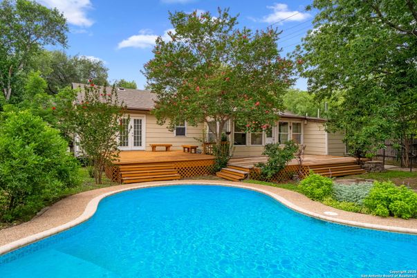Exterior, Pool