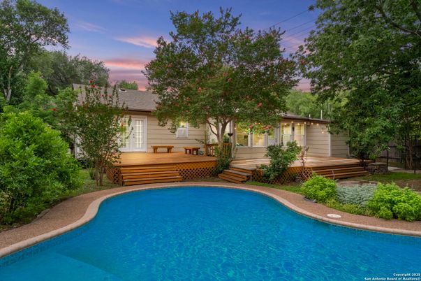 Exterior, Pool