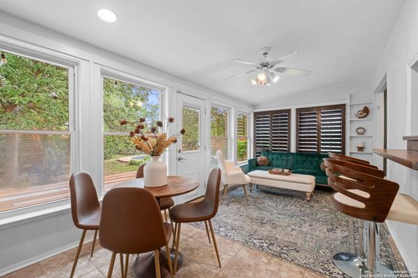 Dining room, Interior, Recessed Lighting