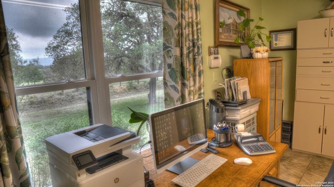 Home Office, Interior