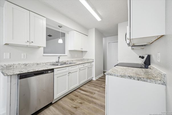 Interior, Kitchen, Pendant Lights, Wood Texture Flooring
