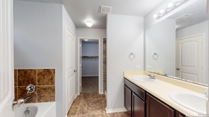 Bathroom, Dual Sink Vanities, Interior