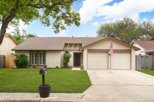 Attached, Exterior, Facade, Brick Facade, Ranch