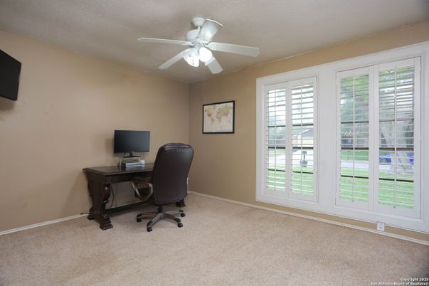 Home Office, Interior
