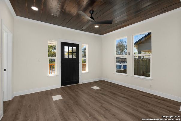 Empty room, Interior, Recessed Lighting, Wooden Ceilings, Wood Texture Flooring