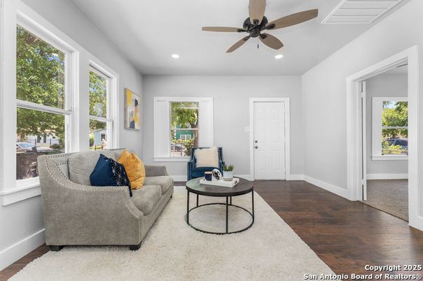 Interior, Living room, Recessed Lighting, Wood Texture Flooring