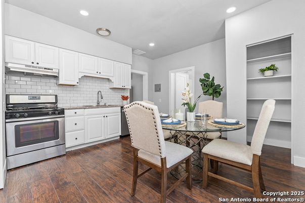 Dining room, Interior, Kitchen, Recessed Lighting, Stainless Steel Appliances, Wood Texture Flooring