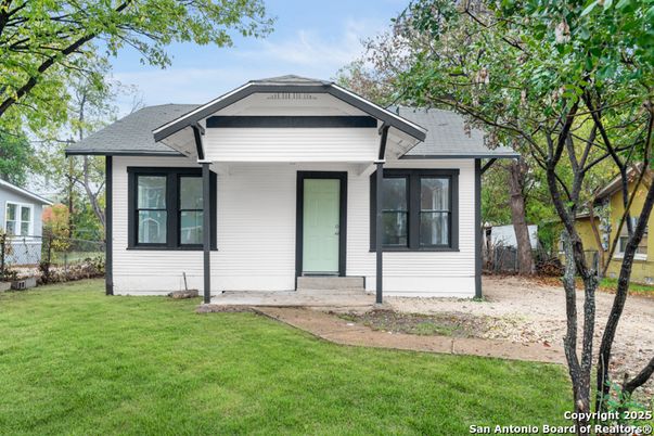 Exterior, Facade, American Craftsman