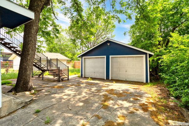 Detached Garage, Exterior