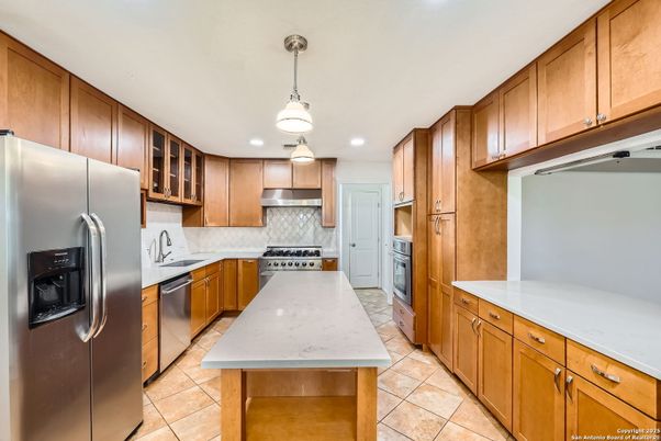Interior, Kitchen, Pendant Lights, Recessed Lighting, Stainless Steel Appliances