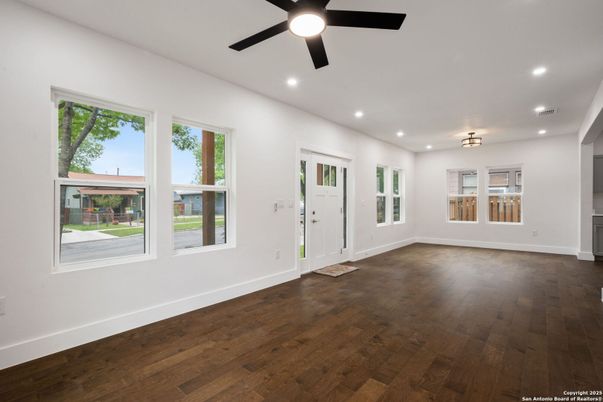 Empty room, Interior, Recessed Lighting, Wood Texture Flooring