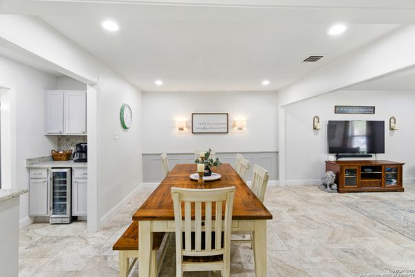 Dining room, Interior, Recessed Lighting