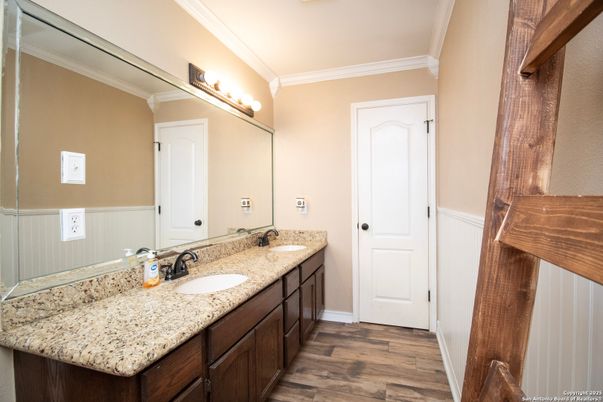 Bathroom, Dual Sink Vanities, Interior, Wood Texture Flooring