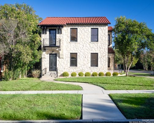 Exterior, Facade, French Provincial