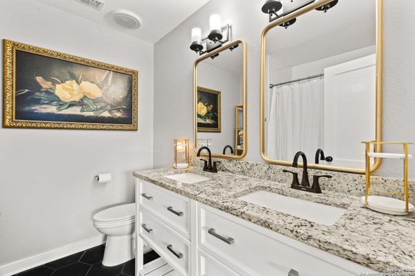 Bathroom, Dual Sink Vanities, Interior