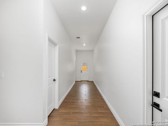 Interior, Recessed Lighting, Wood Texture Flooring