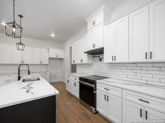 Interior, Kitchen, Pendant Lights, Recessed Lighting, Wood Texture Flooring