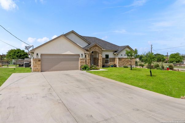 Attached, Exterior, Facade, Brick Facade, Ranch
