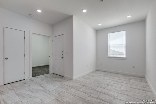 Empty room, Interior, Marble, Recessed Lighting