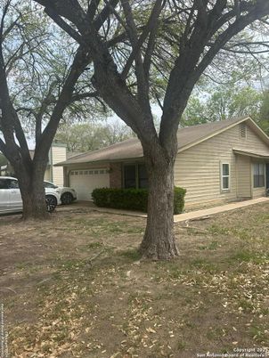 Attached, Exterior, Facade, Brick Facade, Ranch