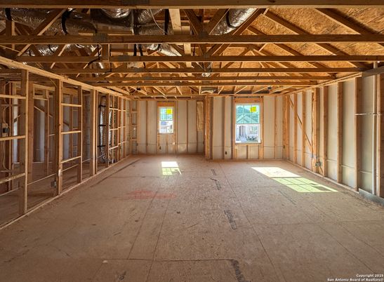 Empty room, Interior, Wooden Beams, Wooden Ceilings