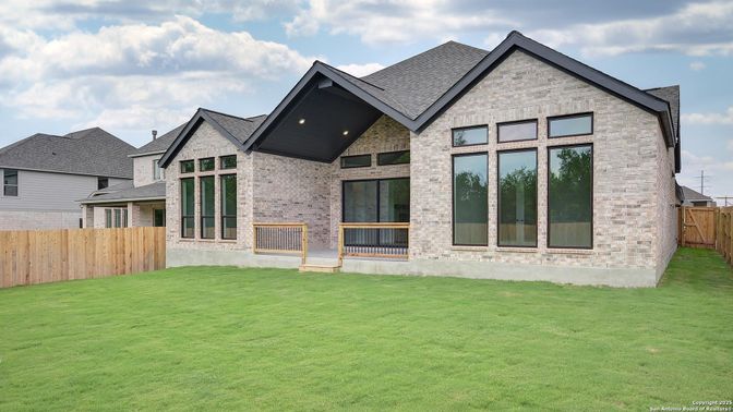 Backyard, Exterior, Facade, Brick Facade, Brick Traditional