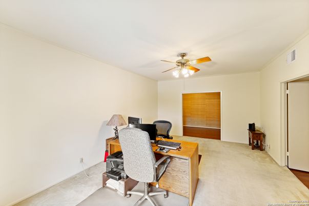 Home Office, Interior