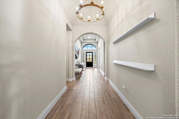 Interior, Recessed Lighting, Wood Texture Flooring
