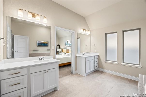 Bathroom, Bedroom, Dual Sink Vanities, Interior