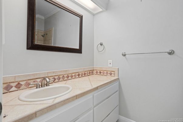 Bathroom, Interior, Tile Countertops