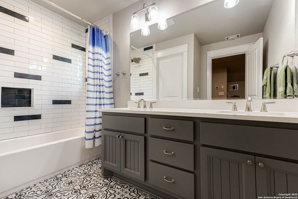 Bathroom, Dual Sink Vanities, Interior