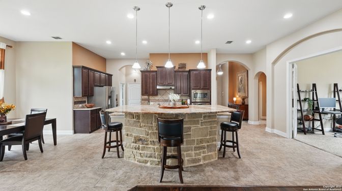 Dining room, Interior, Kitchen, Pendant Lights, Recessed Lighting, Stainless Steel Appliances