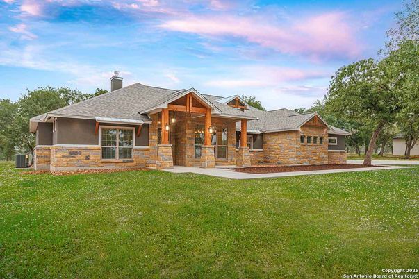 Backyard, Exterior, Facade, Ranch