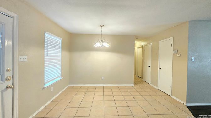 Chandelier, Empty room, Interior, Pendant Lights