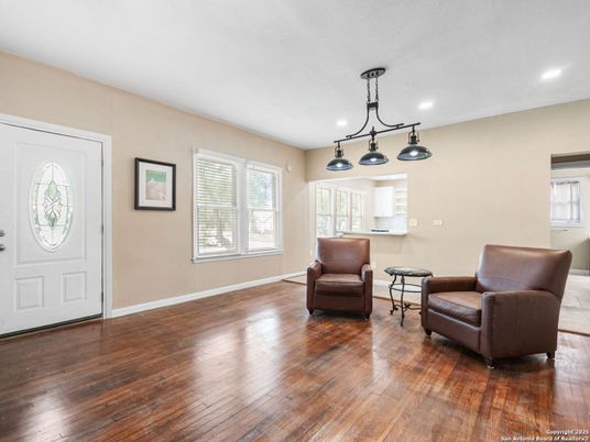 Interior, Pendant Lights, Recessed Lighting, Wood Texture Flooring