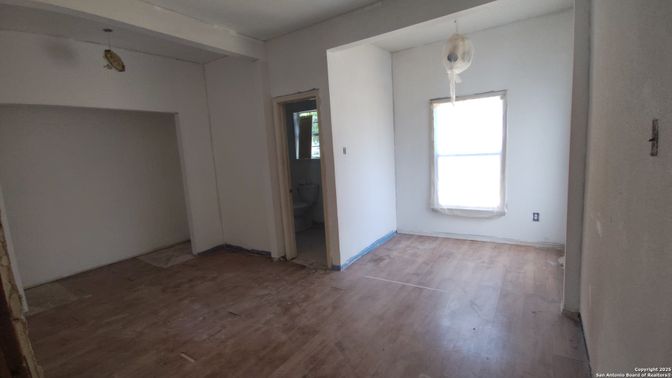 Empty room, Interior, Pendant Lights, Wood Texture Flooring