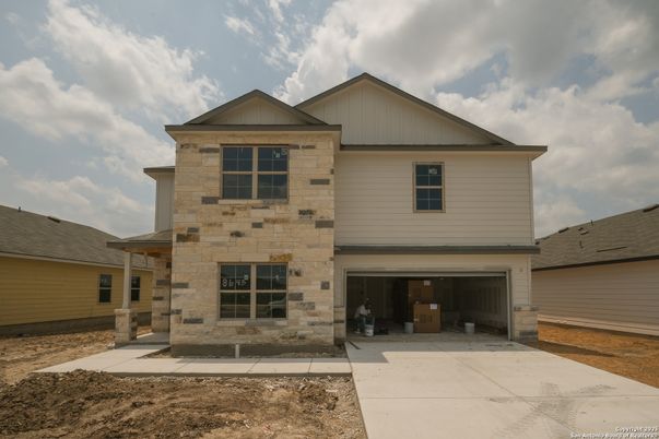 Attached, Exterior, Facade, American Craftsman