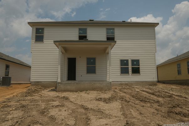 Exterior, Facade, Modern
