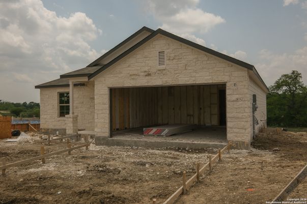Detached Garage, Exterior
